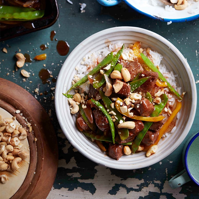 Beef, yellow capsicum and snow pea stir fry