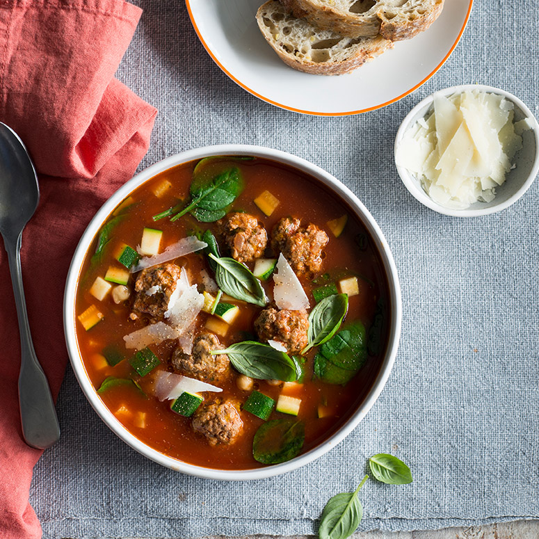 Meatball, zucchini and chickpea soup