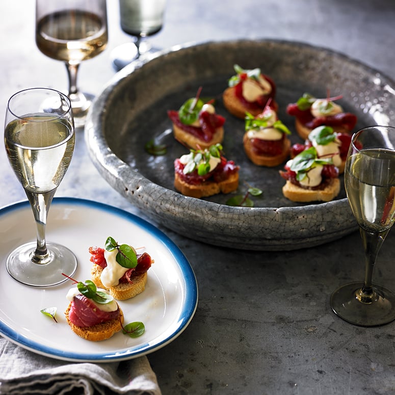 Cured fillet of beef with horseradish sour cream