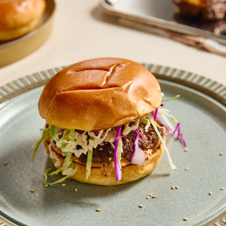 Teriyaki beef burgers with sesame sriracha mayo